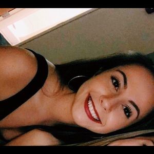 Meet your Posher, Hrisanthi